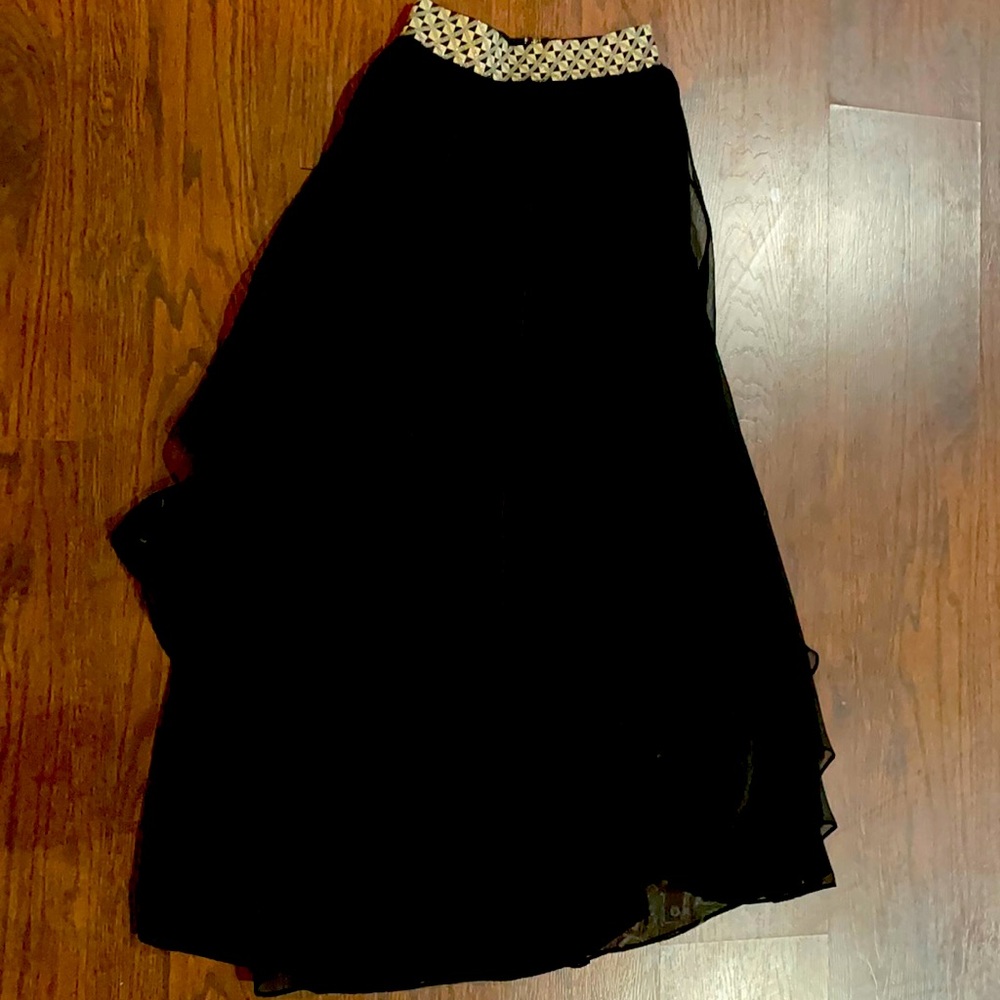 Black thrill seeker skirt